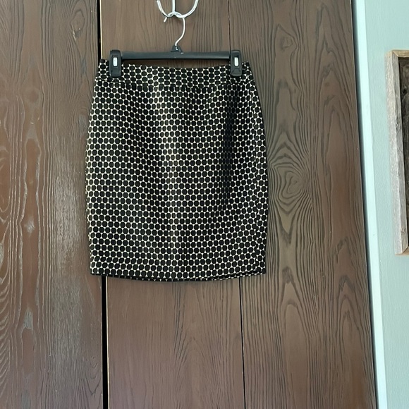 Ann Taylor petite shiny gold and black pencil, mini skirt. Size 0P NWOT - Picture 1 of 10